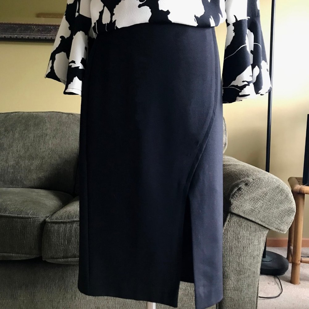 Halogen black pencil skirt - Size 4 - NWOT